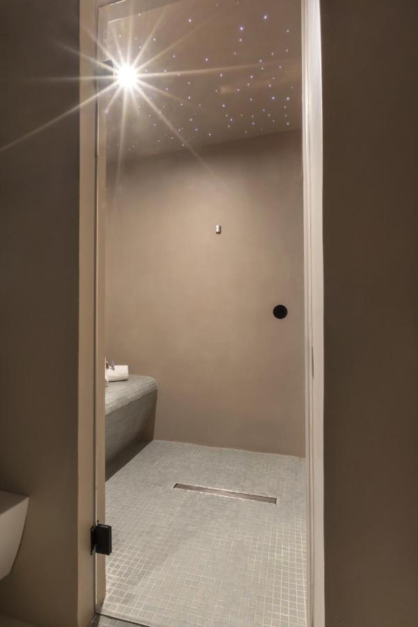 A Truly Wow Experience For Every Guest. The Place Athen Exterior foto